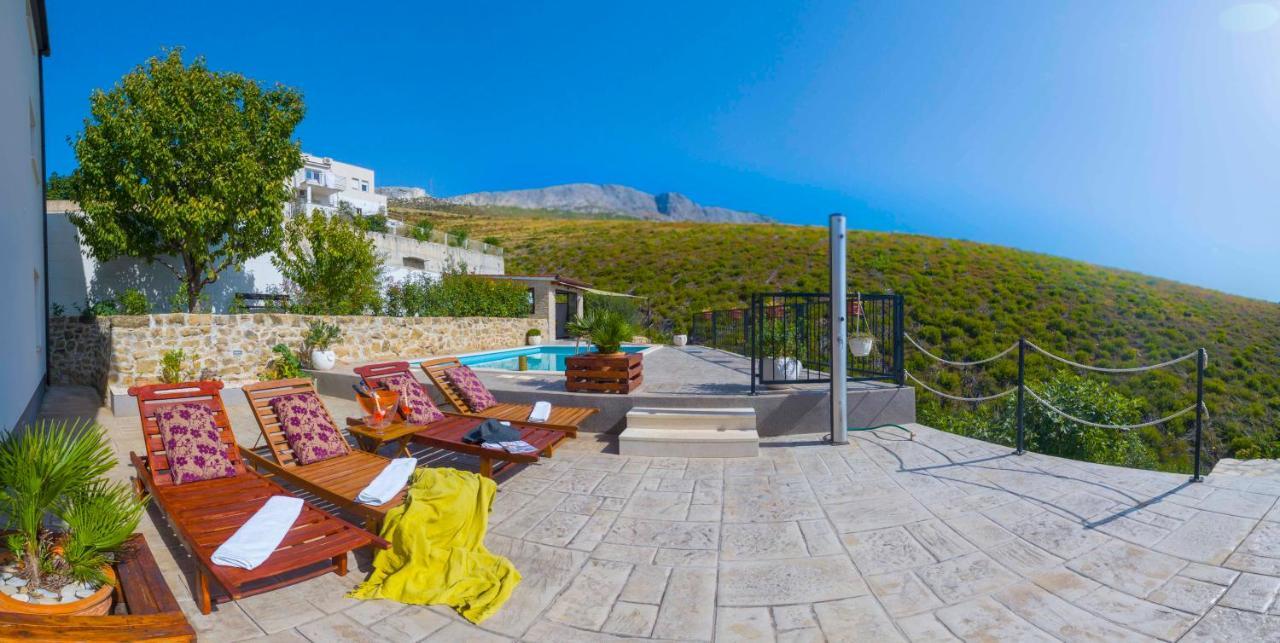 Hill Apartment With Private Pool Kučine Exterior foto