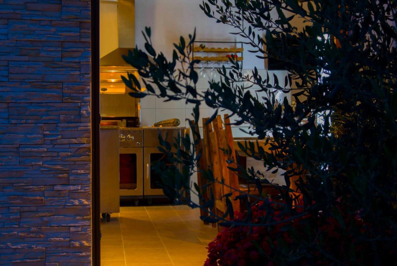 Hill Apartment With Private Pool Kučine Exterior foto